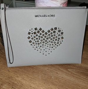 Michael Kors Heart Stud Gray XL Wristlet